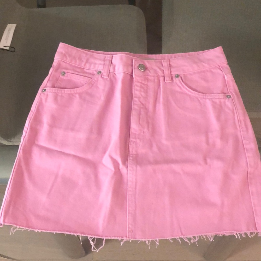 pink mini skirt